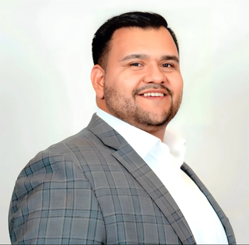 Portrait of Jorge Sariego, Licensed Associate Real Estate Broker